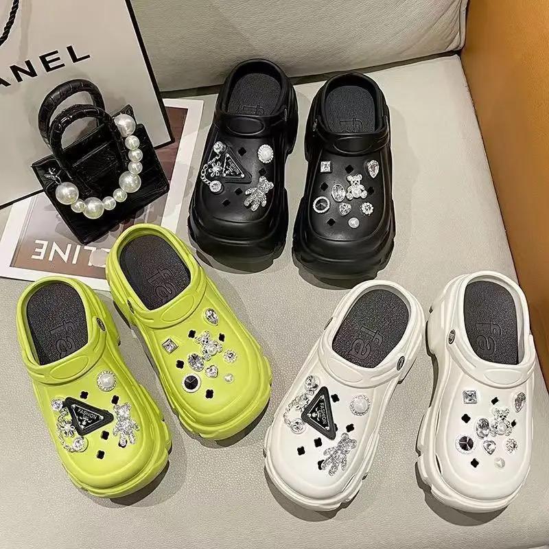 Style Crocs Prada (24 pares)